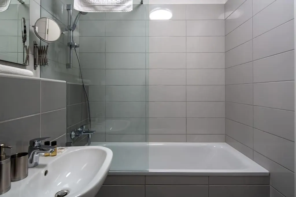 Intimate Ground-Floor Hideaway - 011 Apartment Budapest