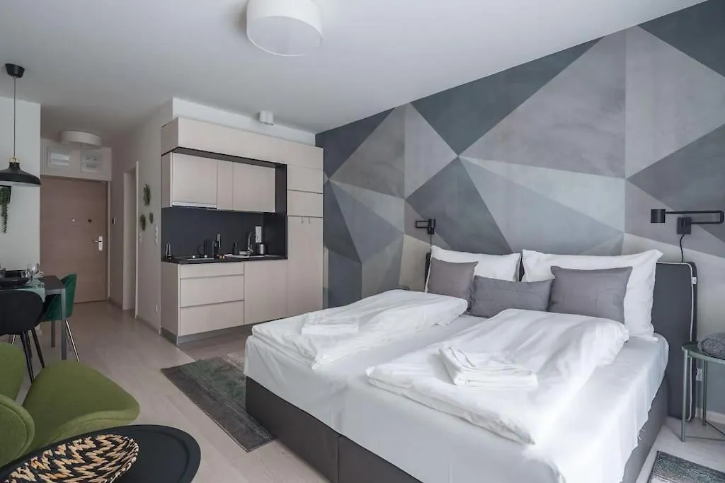 Intimate Ground-Floor Hideaway - 011 Apartment Budapest Hungary